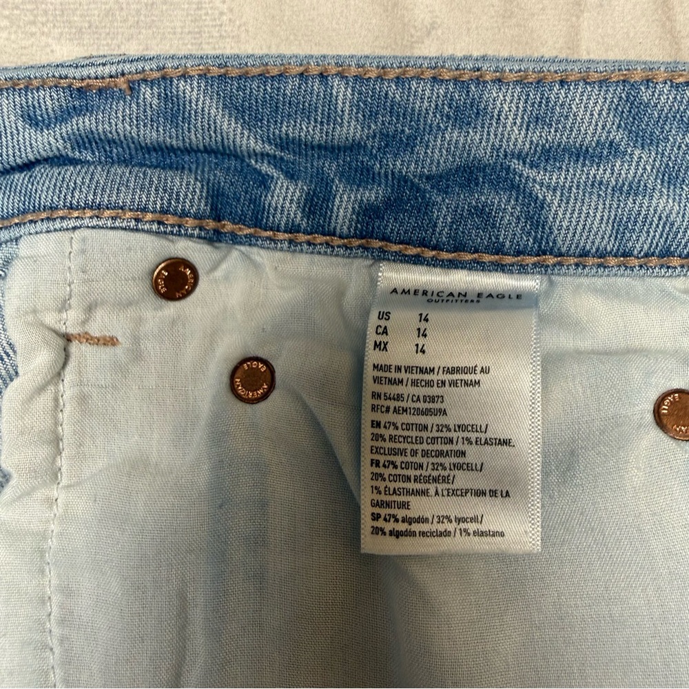 AE Stretch Crossover High-Waisted Perfect Denim Mini Skirt, Light Wash, Size: 14 - Picture 10 of 11